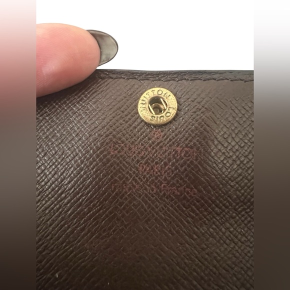LOUIS VUITTON Damier Ebene Ludlow Wallet - Picture 11 of 13